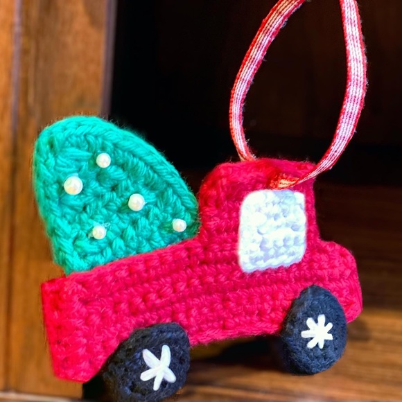 Red Truck Christmas Tree 🎄Ornament Handmade 🧶- Brand New - Picture 3 of 5